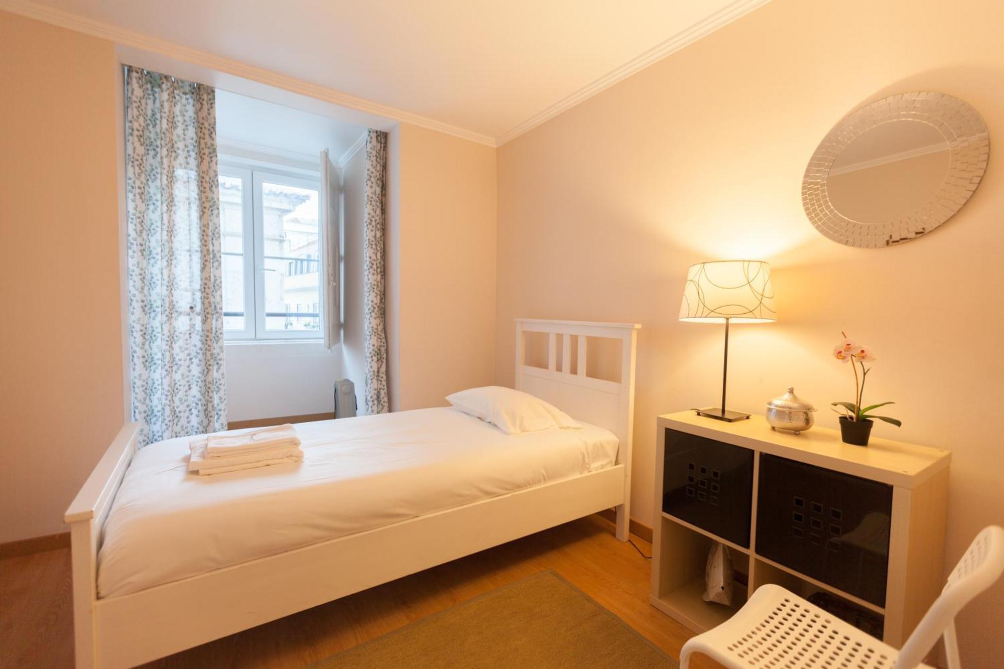 Flh Bairro Alto Artistic With View Apartment ลิสบอน ภายนอก รูปภาพ